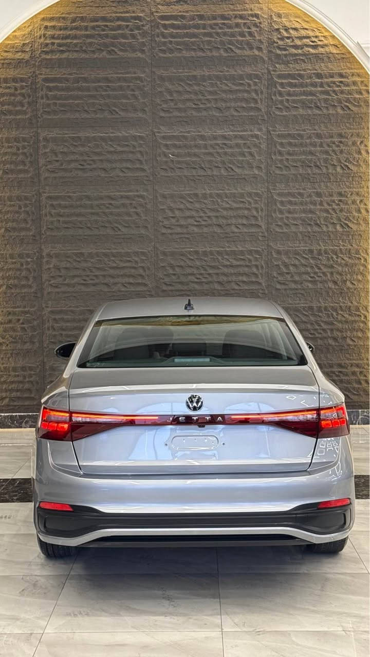 Jetta 
2025
Muwasafat S
Chamlgh w darkay pshtawa sbugha
Pesh kaps
Airbag taqiya w biladi danraytawa
3000mile royiya 
3VWCX7BU7SM061148
Bo zanyari paywandi bkan
***********
———————————————
جيتتا
٢٠٢٥
مواصفات اس
جاملغ و باب خلفي مسبوغ
امامي كبس
ايرباك طق و مرجع بلادي
٣٠٠٠ميل ماشية ‏  
3VWCX7BU7SM061148
لتفاصيل اتصل
*********** أربيل, العراق
