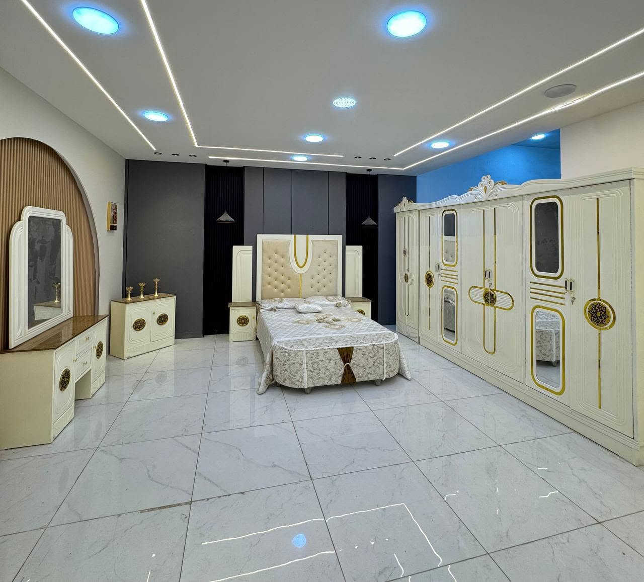 💎شركه الوسيم 💎♦️3♦️
حصرياً الموديل الجديد والمميز 

غرفه نجاره قتصاديه 🛌

متكونه من 9 قطع مميزه 

الكنتور ارتفاع 240 طول 320 

مع الزاويه مجموع الطول 4 امتار 

السمك الخارجي للغرفه 5 ملم انديف

والسمك الداخلي 3 ملم معاكس ابيض

💎للحجز واتساب ***********💎
 #غرف #نجارة #اثاث #توصيل
