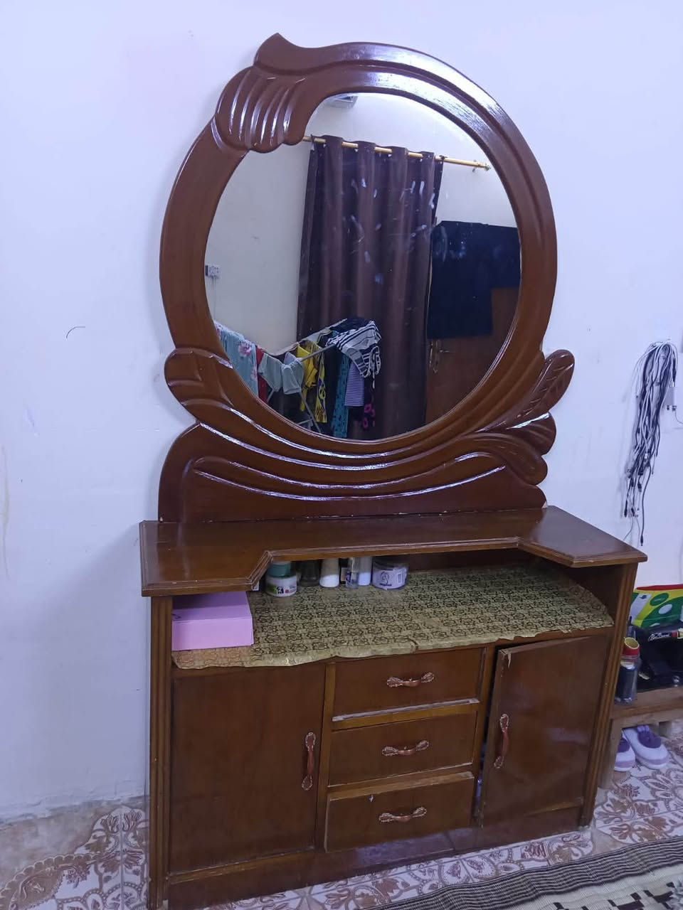 سلام عليكم
ميز تواليت للبيع.. مو نظيف كلش مستعمل
السعر100 بي مجال شراي يتصل ع رقم 

‭***********‬

عنوان البصرة السيمر
