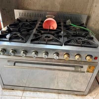 طباخ للبيع للاستفسار. اتصال  07818198058