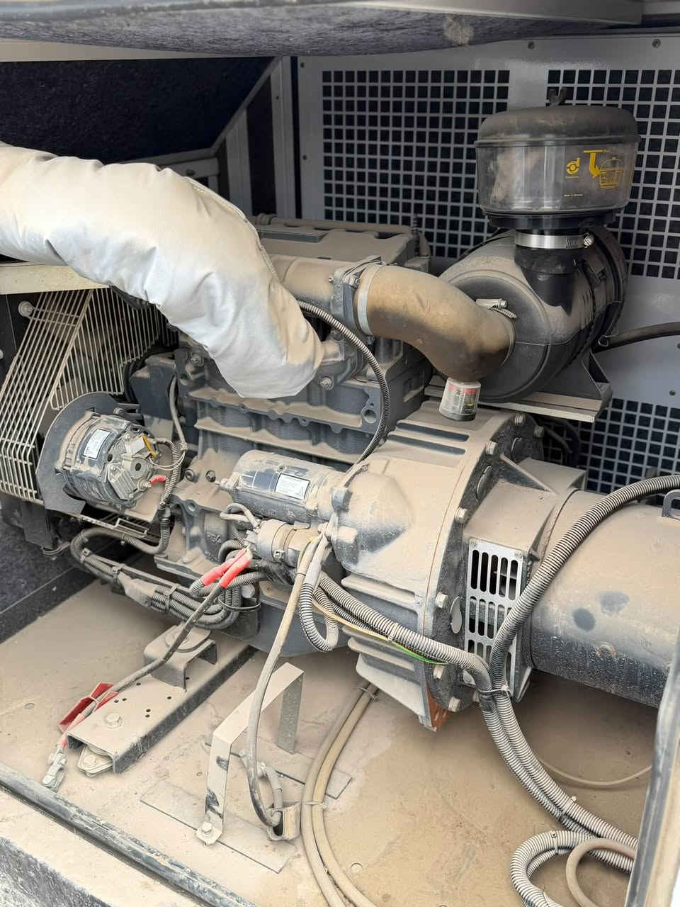 مولده نوع COELMO * 15KV
نضام TCL *ثري فيز
كاتم 100%
صناعه الماني موجوده من ضمن الصور 
سنة الصنع 2022
صرفية الگاز بالساعه الوحده لتر وربع 
🪬
تصلح لأصحاب المجمعات والعيادات
 للاستفسار ***********
