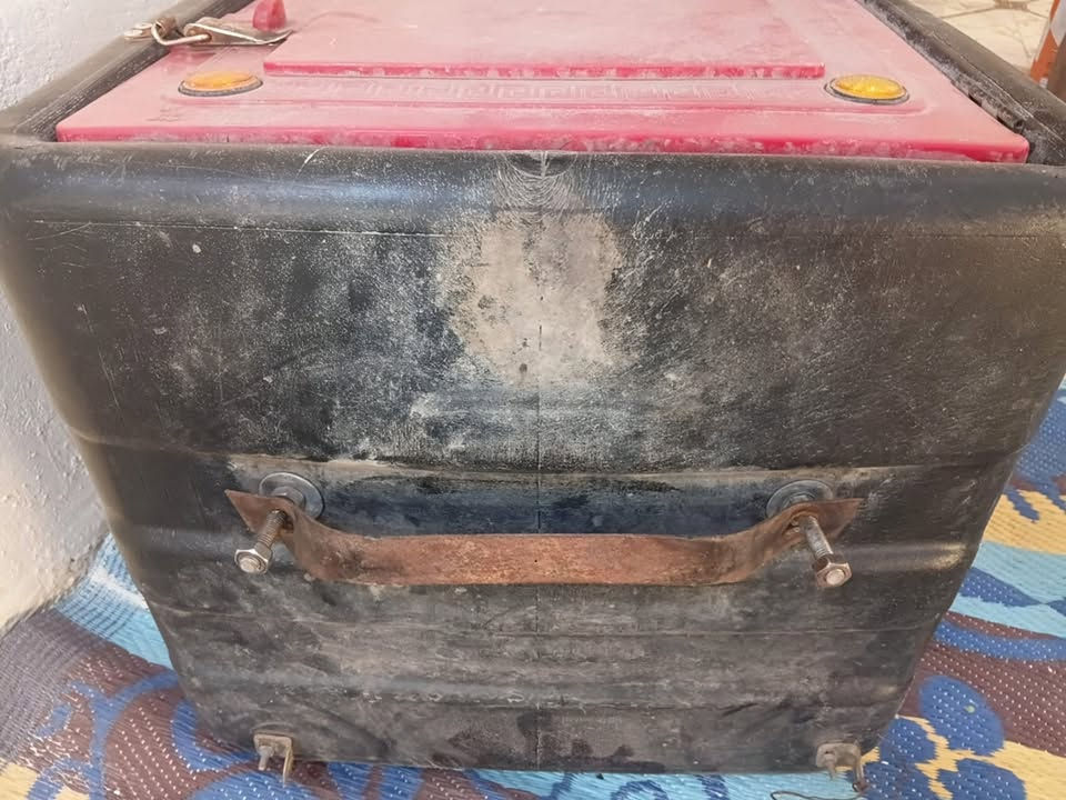 صندوق دليفري الحجم الكبير 
ب25 الف 
نهاوند قرب البطاقه الوطنيه
***********

