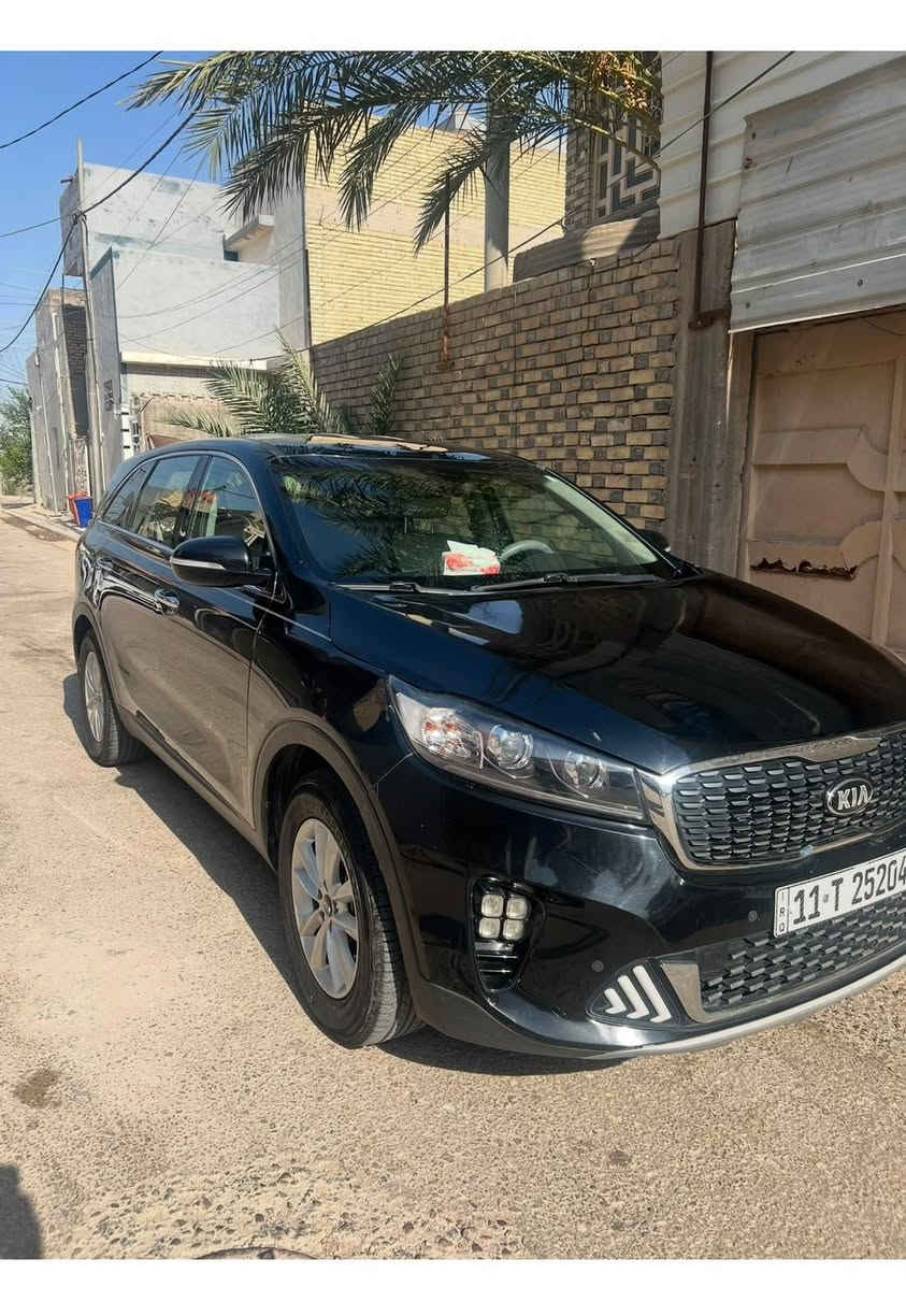سلام عليكم سورنتو 
موديل 19 شكل ال20 
وراد امريكي 
بيه بنيد وقبق جنطه  مصبوغات الباقي مكفوله 
السياره ماشيه 80 الف جديد السياره 
حداديه جديد ستوني مسويه الامامي والخلفي كله درجه اوله  مكينه كير تبريد كله على الشرط مكانه نجف 
***********
