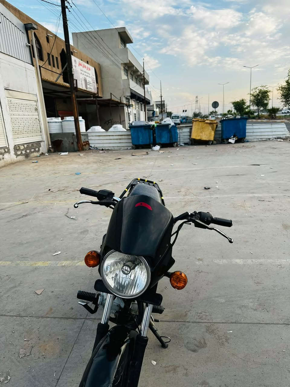 بوكسر   2022 ✅
دراجه حلوه وشغاله مكفوله من تنقيص او تبخير 

شلعه معدل خير من الله 
كهربائياته كلهه شغاله ❤️
المكان بغداد. 📍
 📍سعره ٧٥٠ الف وبيه مجال بسيط حك الجيه. 

***********📞☎️
