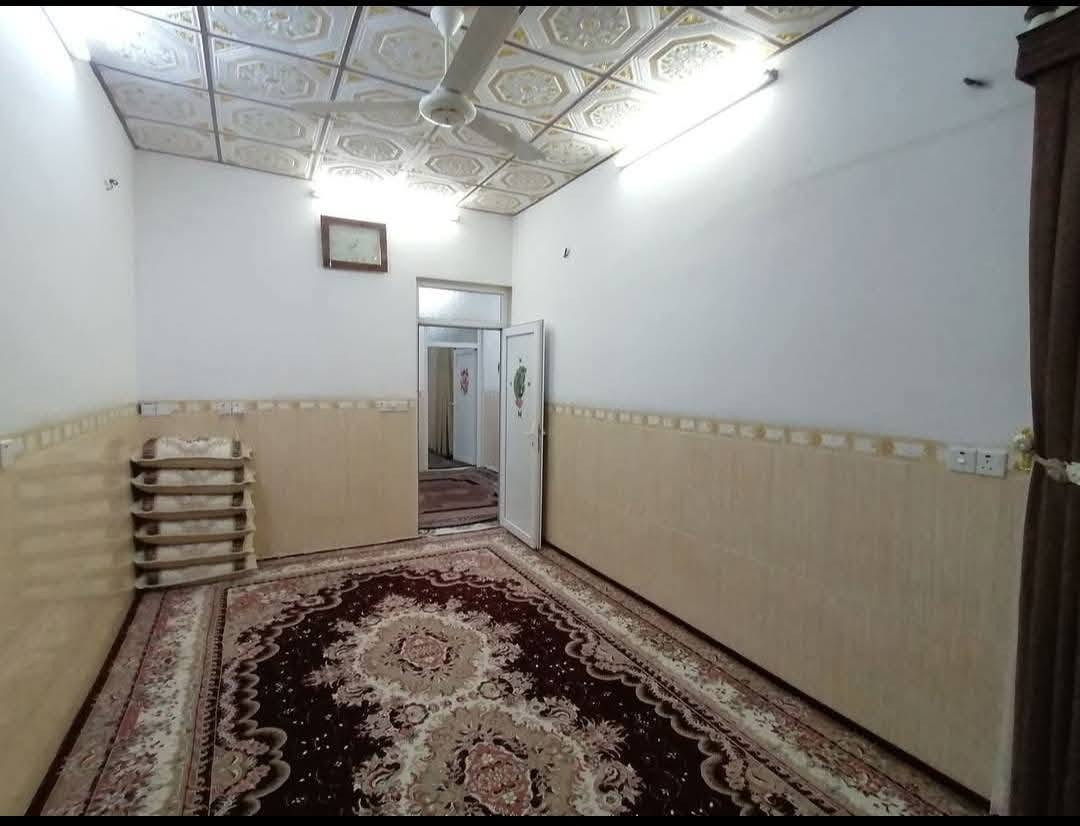 ئەم خانوە بۆ فرۆشتـــــــــن 
لەگازینۆی ئازادییە دیــــوی 
سیروان ڕووبەری 95 مەترە
تابڵێت خانوویە پاکو جـوانە
260 گڵایە***********
