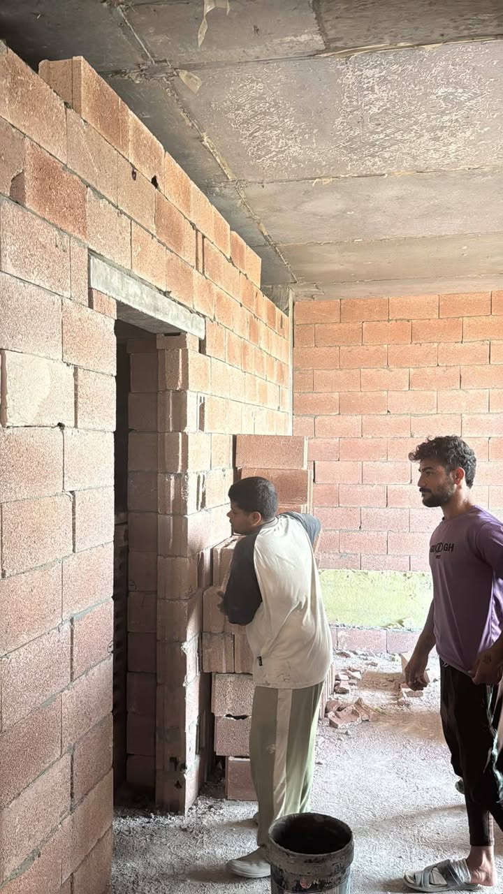 بابل • بلوك أحمر • كادر ٨