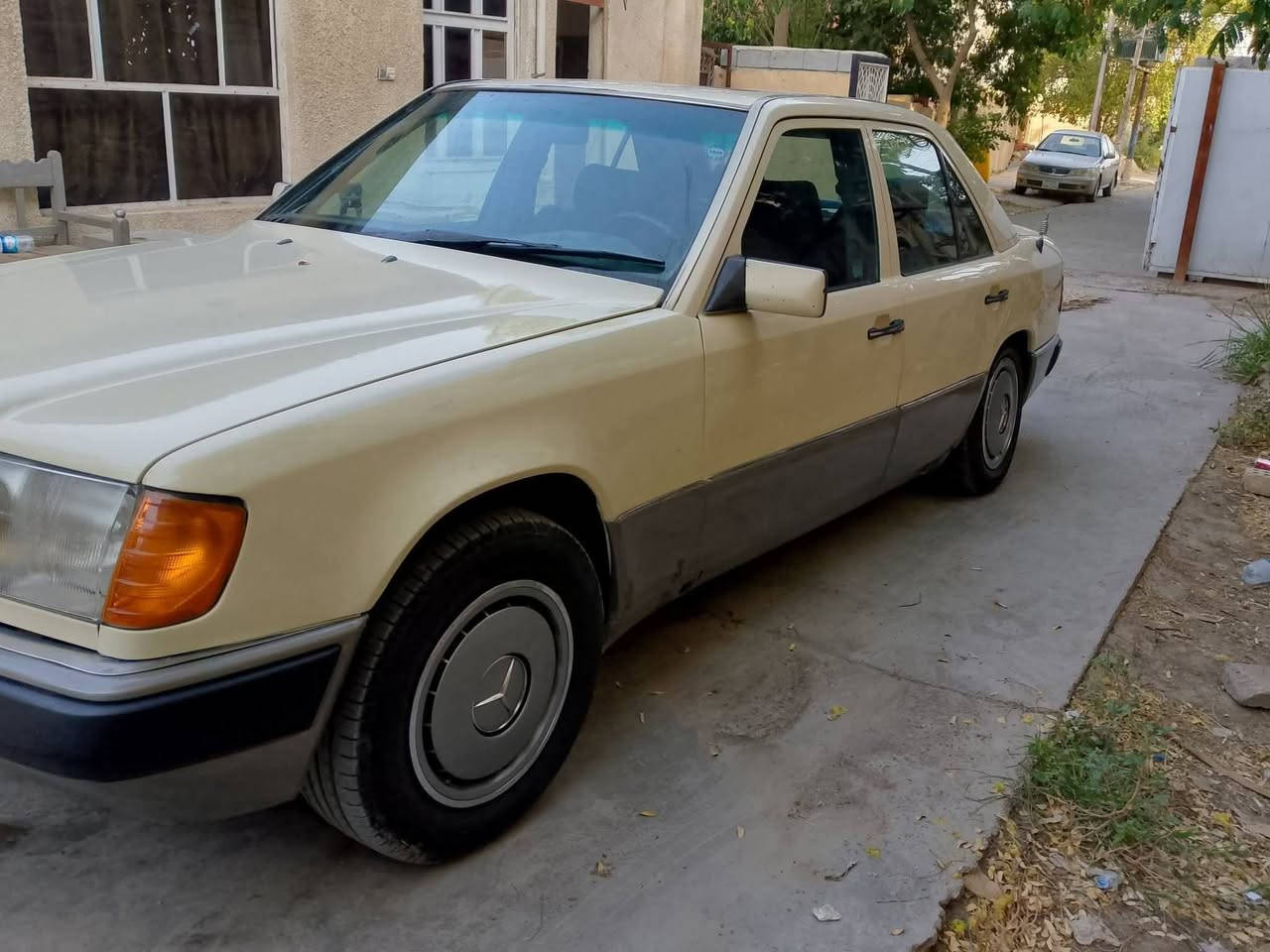سلام عليكم 
مارسدس دب للبيع
بسمي رقم جديد 
جاهزه من كلشي كير مكينه 3000 بطه 
تبريد كهربائيات صدر امامي خلفي مبدل جديد
السعر 47 وبيه مجال 
مكاني ديالى بعقوبه تقاطع القدس 
***********
