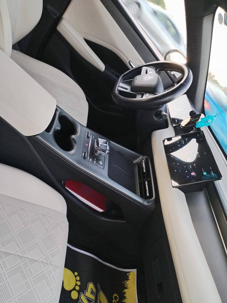 سلام عليكم
🚘 الموديل: BYD Qin

📅 سنة الصنع: 2025 

⚡ النوع: هايبرد / DM-i

🎨 اللون: أبيض

🪑 داخلية: جلد أبيض

📍 السيارة كلين نظيفة ومرتبة من الداخل والخارج

✨ شاشه وسط + كاميرا + مواصفات كاملة

🛞 تايرات وجنطات بحالة جيدة

🔑 استخدام شخصي، جاهزة للفحص والتجربة

رقم الهاتف

***********

***********
