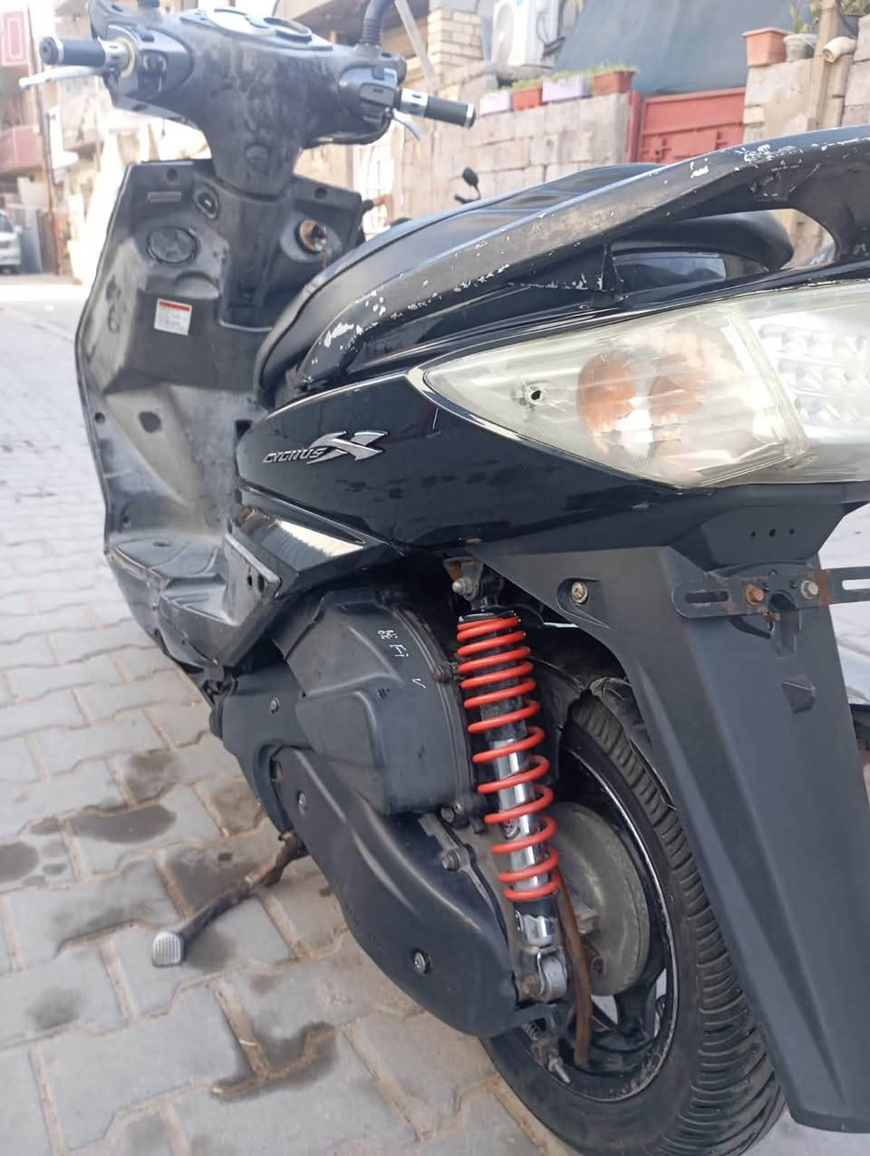 سكنس فحل  نوزل خطين للبيع مفتوحه مبدل زنجيل بس كلشي شغال بيها تايرات جدد سعر800وبيها مجال. مكاني الحسينيه الراشديه ***********
