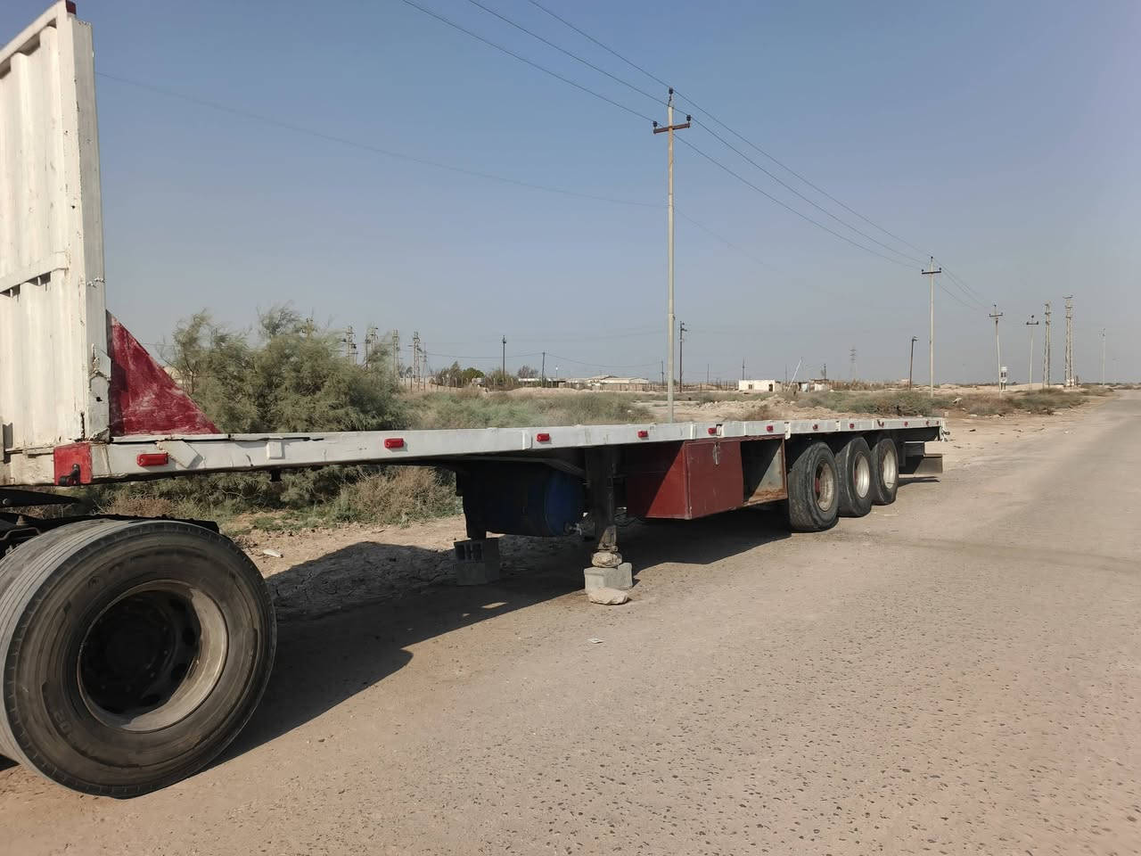 تريله مان رأس وعربانه كاسحة وزعانف موجوده شاصي جديد مكينه نضيفه السعر خمسه وسبعين وبيهه مجال***********
***********
