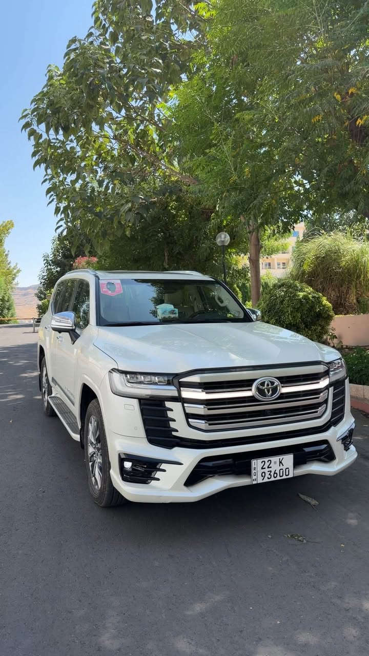 لاندكروزر VX • ٢٠٢٤ • ٥٠ الف