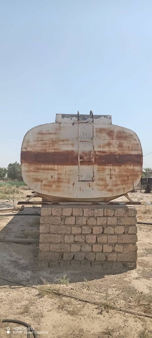 السلام عليكم 

اخوان يوجد تانكي صهريج للبيع صلاح الدين تكريت سعة الخزن36 الف لتر يستخدم لخزن الماء للزرع المرشات 

للاستفسار والسعر الاتصال ***********

