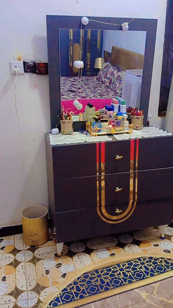 السلام عليكم غرفه تركي اخت الجديده 6قطع ب400 وبيه مجال مكاني ابوغريب ***********
