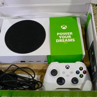 للبيع : اكس بوكس سيري اس  الذاكره : 512 اصدار :  2024  يدا🎮 اضافيه لون...