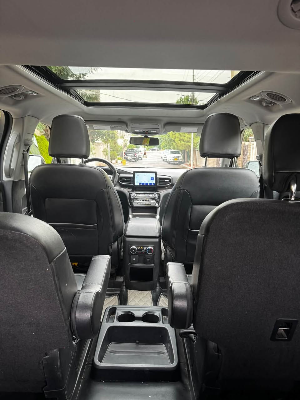السلام علیکم ورحمە الله وبرکاته
*فۆرد ئێکسپلۆرەر 2021 لیمیتد - Ford Explorer 2021 Limited*
*ژمارە سلێمانی VIP - 22,000 نمرە*

*مواسەفات:*
✓ فول مواسەفات لیمیتد
✓ کوشن چەرم + گەرمکەر و ساردکەر
✓ پانۆراما + کامێرەی 360
✓ ڕادار 
✓ سندوق کارەبایی
✓ تەنها بۆنیت بۆیاخ 
✓ ژمارەی هەولێری نوێ - مۆدێل 21

*ناونیشان:* سلێمانی
*ژمارە تەلەفۆن:* ***********

---
عربي

*فورد اكسبلورر 2021 ليمتد - Ford Explorer Limited*
*رقم أربيل الجديد - VIP*

المواصفات:
✓ فول مواصفات ليمتد
✓ كشن جلد + تدفئة وتبريد
✓ بانوراما + كاميرا 360 درجة
✓ رادار 
✓ صندوق كهرباء
✓ صبغ فقط بونيد 
✓ رقم اربيل جديد - موديل 21

للإستفسار اتصل: ***********
المكان: السليمانية
