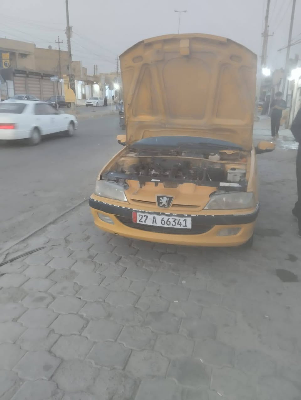 (مكلف بل نشر)السلام عليكم بيجو بارص 15سنويه 27 مداور ثاني يوم مكينه كير حداديه خير من الله بيه ضربه خفيفه بل بجم السعر ٢٥وبيه مجال مكاني الناصريه  الرقم ***********
