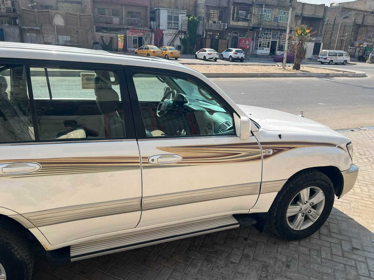 لاندكروز 2002 رقم بغداد اوتماتيك 6سلندر GXR سيارة جديدة مكفولة من الضربة تبريد شغال  مواصفاتهة ثلاجة فتحة بالقمارة مكينة كير مكفولات للاستفسار اكثر
***********
