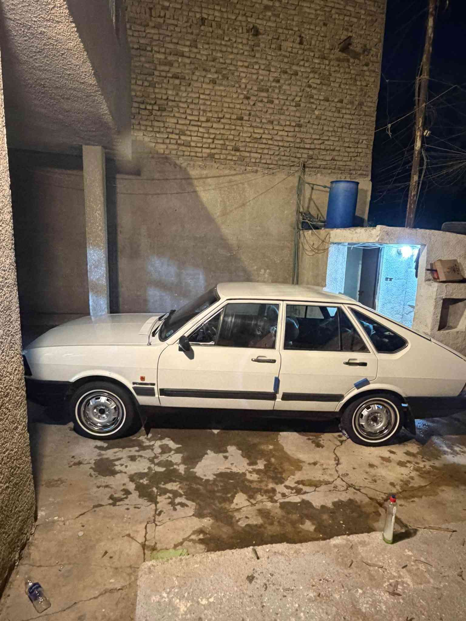 ‏سلام عليكم برازيلي موديل 85 رقم بغداد هزة جديدة  السيارة￼ كلش نظيفة وجديدة تعمير جديد غرفة بلادية مسجل بلادي تخم تاير جديد ويل جديد قير٥نمرة جديد مكينة ١٨٠٠ جديدة كهربائيات كلها شغالة منظومة التبريد جديدة وياها أغراض بعد وياها غرفة ثانية كاملة وياها اثنين كير واحد أربعة نمرة واحد خمسة نمرة وياها ￼مسجل إضافي￼ باك لايت ￼￼ وياها نواعم كلش  هواي بالواقع أحلى من الصور مكان السيارة بغداد الدورة السعر المطلوب 65 بيها مجال كلش قليل واللي ما يعجبه لا يعلق تعليق مو حلو حلال المسلم بزيادة و الله العظيم مكلفتني ￼هواي كلش ￼ الله يشهد أم ￼مراوس اراوس ما عندي مشكلة ￼ *********** ￼￼
