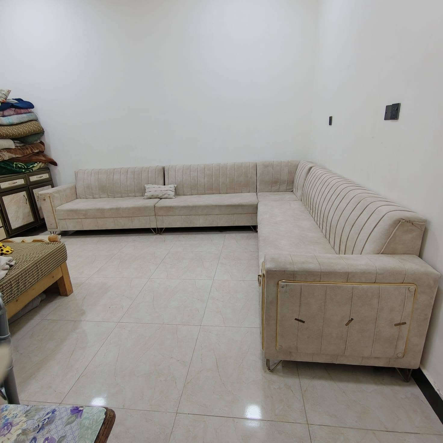 ديوان عشر مقاعد تركي درجة أولى اخو الجديد المكان حي الجهاد الحمدانيه للتواصل خاص فقط ***********
