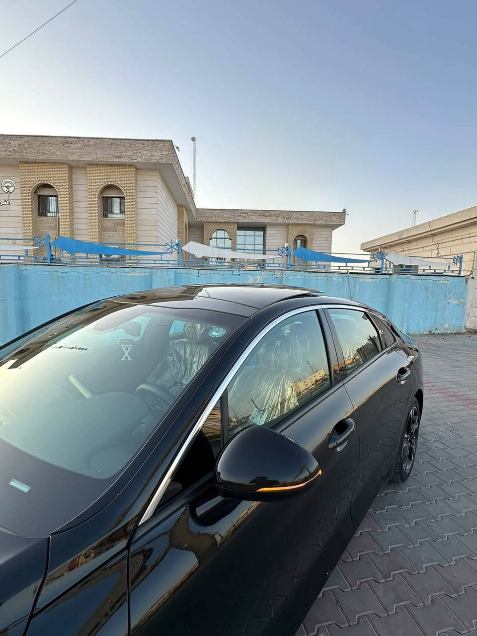 .ء GT_Line (K5)🚗
كي فايف وأرد امريكي 
(مديل 2024 رقم اربيل دولي )
حادث سيارة خلفي مبدل صندوك ( قبق جنطة )
 (+ بارد فقط باقي كفالة بدون أيرباك بجم وصفاح كبس )
            (سيارة فول ل فول أعله موصفات )
* المحرك: 1.6 لتر تيربو 4 سلندر
* القوة: 180 حصان
* العزم: 195 lb-ft
* القير: أوتوماتيك 8 سرعات 
* جنوط: 18 إنچ رياضية
* فتحة سقف: بانوراما
* مصابيح: LED أمامية + DR
* إضاءة خلفية: LED
* مرايات: سوداء مع إشارات LED
* واجهة GT-Line رياضية
* كشنات كهربائي + تدفئة 
* مقود رياضي 
* شاشـة وسطية 10.25 إنچ في التجهيزات الأعلى/الحزم
* شاحن لاسلكي 
* قيادة ذاتية + تحديد مسار + مود قيادة SPORT 
* أنظمة أمان ومساعدة للسائق
* السعر اب 157 وبيها مجال 
* العنوان البصرة الجنينة 
* رقمي ***********
