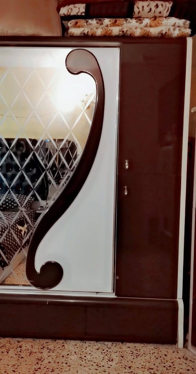 غرفه اصليه قويه كلش نظيفه ٦٥٠ وبي مجال بسيط مكان بغداد
