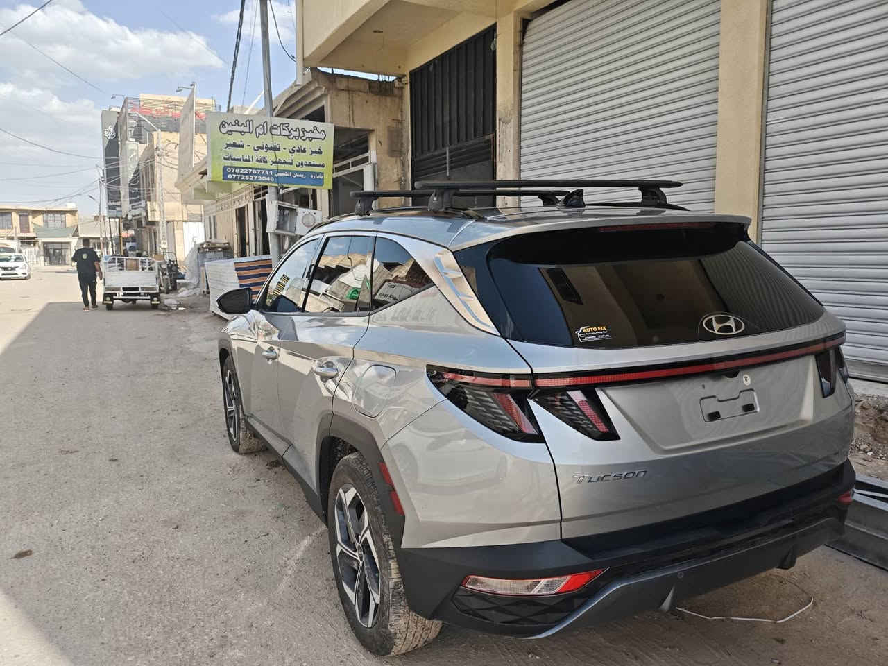 السلام عليكم 
Hyundai Tucson 2024 
للبيع 
رقم بابل 
فول مواصفات واحد على واحد 
تحديد مسار
 تدفئة كشنات امامي خلفي 
تبريد كشنات امامي 
كامرات 360 
قيادة ذاتية 
تقديم و تأخير بالبصمة 
بنوراما 
داخل ابيض 
ركن آلي 
بدون صبغ ضرر فقط بنيد و رجع على البارد و على حالة بدون قطرة صبغ 
بدون دواخل ممشاها 30 الف كيلو  
***********
مكان بابل حلة

