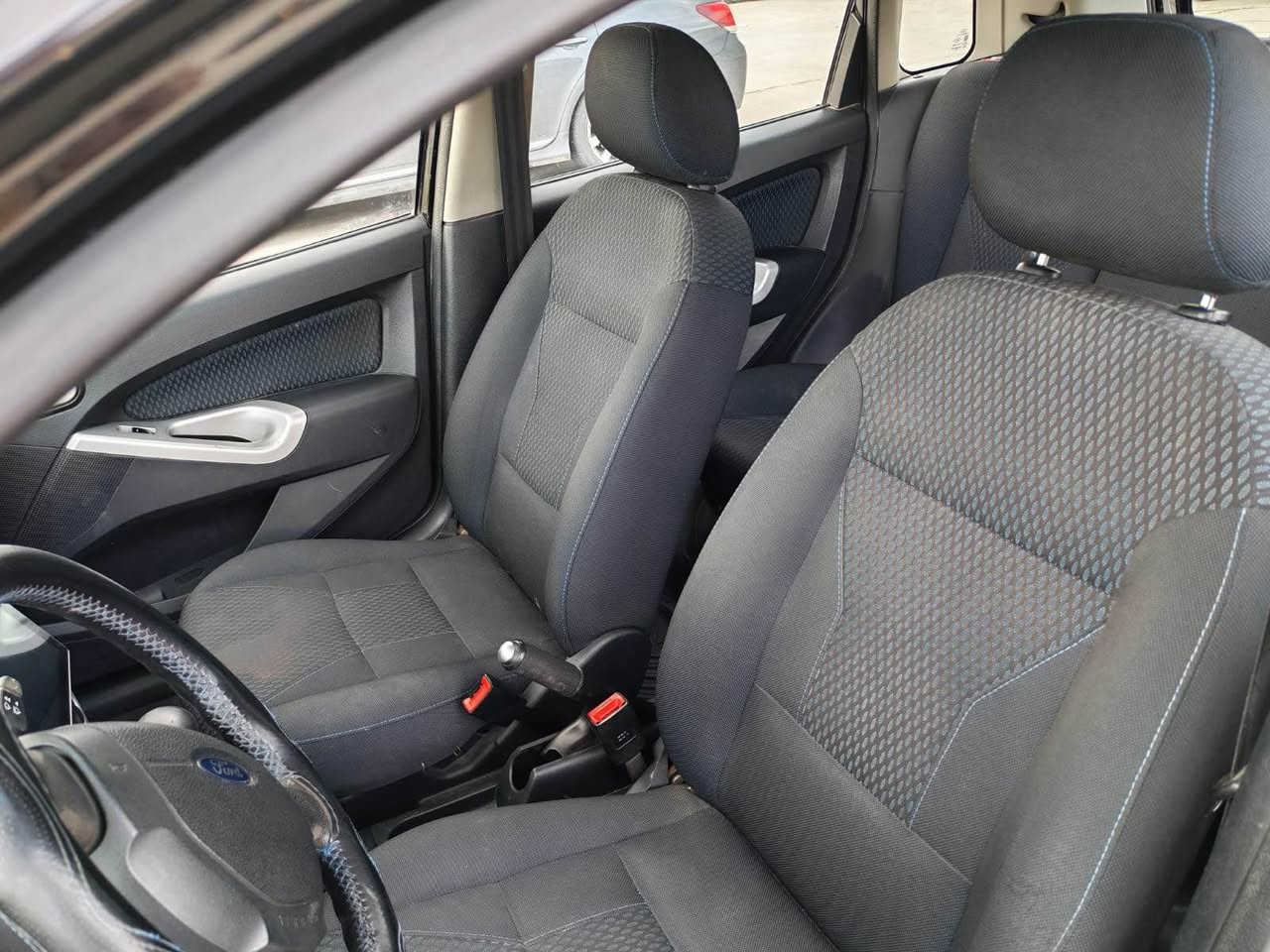 ford figo 2014*

( فروشتنى خيرا ) 
* نرخ ٦٩ گه لا و  كه ميك مه جال 
* سياره ى نيڤا/كوردستان
* ره نگى  ره شى قه تران . 
*شاشه گه وره  
ئايپاد شه ريكه 
* ته بريد
* دوو جامى پيش كاره با  
ABS * 
**تيبيني:- سى پارچه بوياخى هه يه  , ده عمى نيه ته نها رووشاوه و بوياخ كراوه ته وه .  
گير ، مه كينه ، كاره بايى به شه رت و بى عه يب ، بى ته قه  و ره قه 
،سياره ى مه عره ز نيه ،
بو گورينه وه نيه . 
📞*********** السليمانية, العراق
