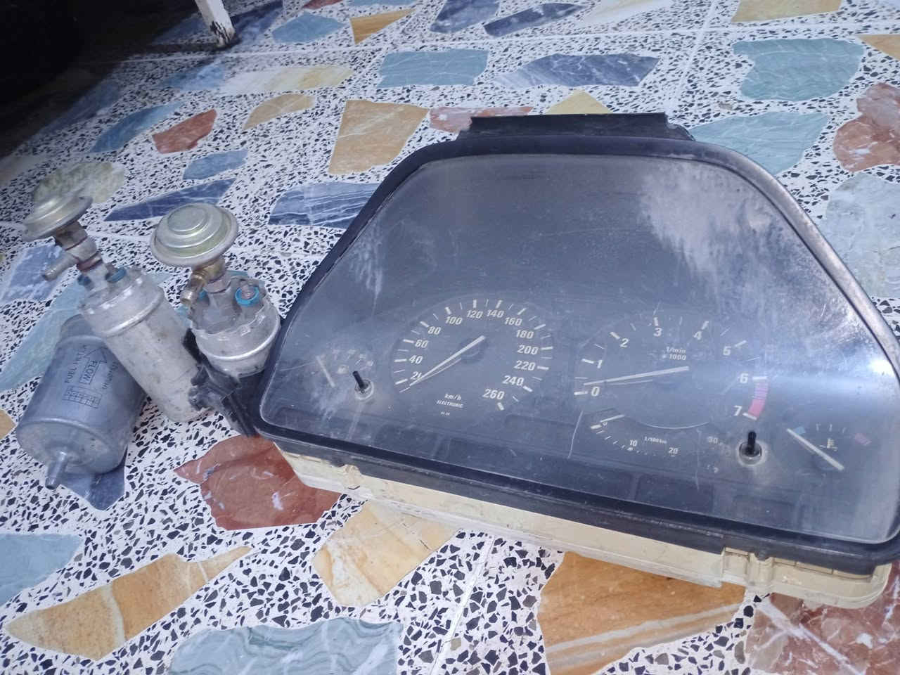 للبيع فقط
سلام عليكم كجات مال 500 شغال بس بي مشكله بسيطه  و فيتبمات شغالات  بلادي مو تجاري  عدد 2 و فلتر مال بانزين ليريدهن يتصل عل واتساب لمو شراي لا يتصل
***********
