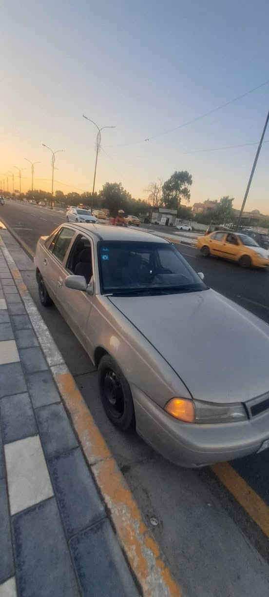 سلام عليكم دايو سلو موديل 95 
كير ومحرك خير من الله تبريد شغال 
رقم بغداد 
السيارة بسمي تحويل ثاني يوم
تصال واتساب ***********
السعر 30 وبيها مجال العنوان 
بغداد تقاطع النهروان
