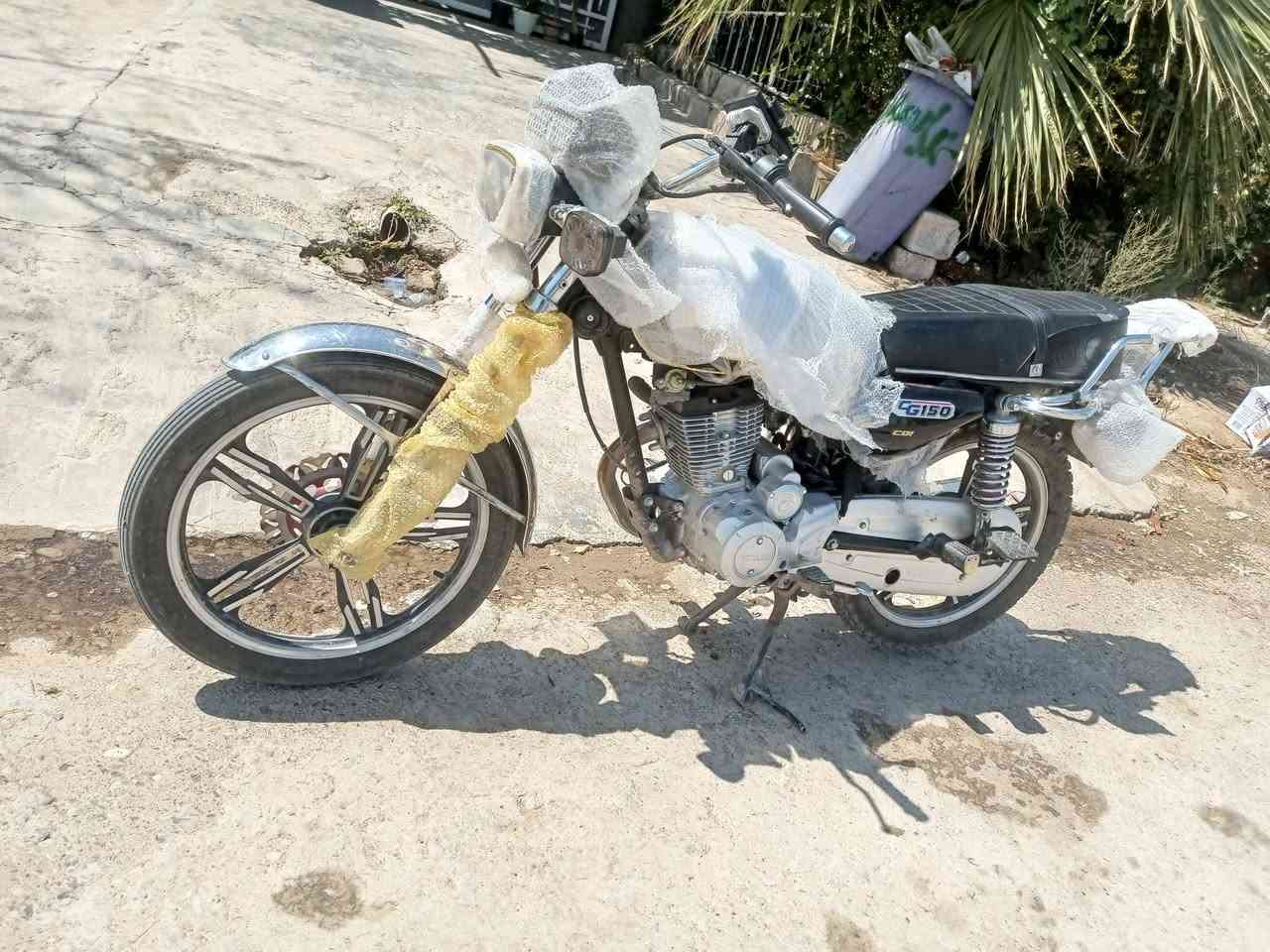 سلا عليكوم دراجه 5كير
تشغيل عن بوعد كنترول 

موديل 2024مكينه كبس شرط 

سعره 650رقم طواصل 

***********
