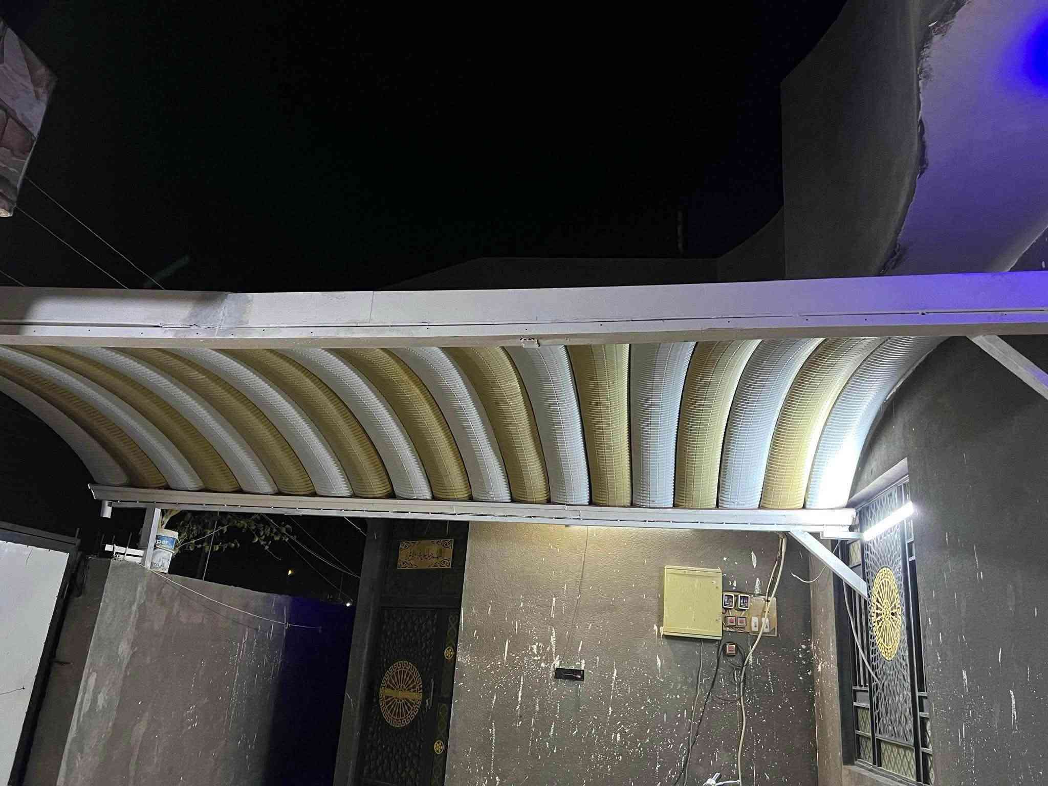 سقيفه كي سبان   منزليه للبيع
نظيفه وجاهزه لون اصفر وابيض 
مع الساقيات الماء + حديد ثقيل + دنگ ثقيل 
ونظافتها كما موضح بصور 

الطول 4 امتار ونص 
العرض 4 امتار 

#السعر  ‭‬ ‭***********‬ابو علي 
غير متواجد على الفيس
