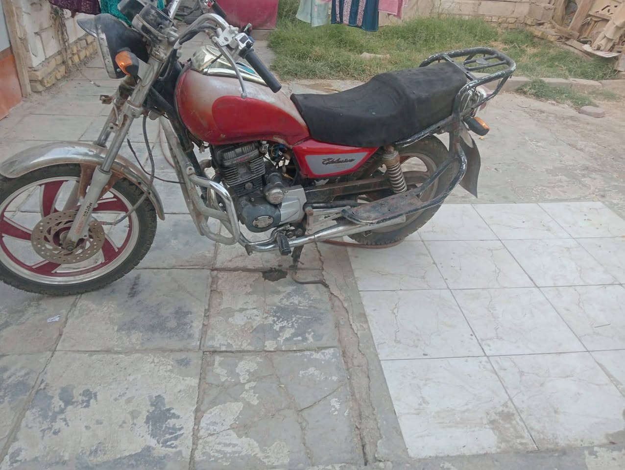 دراجه تايموته للبيع مكينه مبدله بس  بوش وبستم ظفيره جديده باتري جديد كله جديد بدالات جديده لايتات اشاير اصطاب خلفي جديد كلجات ويل امامي مع تاير جوبلس امامي  جديد  شرط نكرة سلف الشرزاي تعال وكلب الدراجه للتصال ***********

