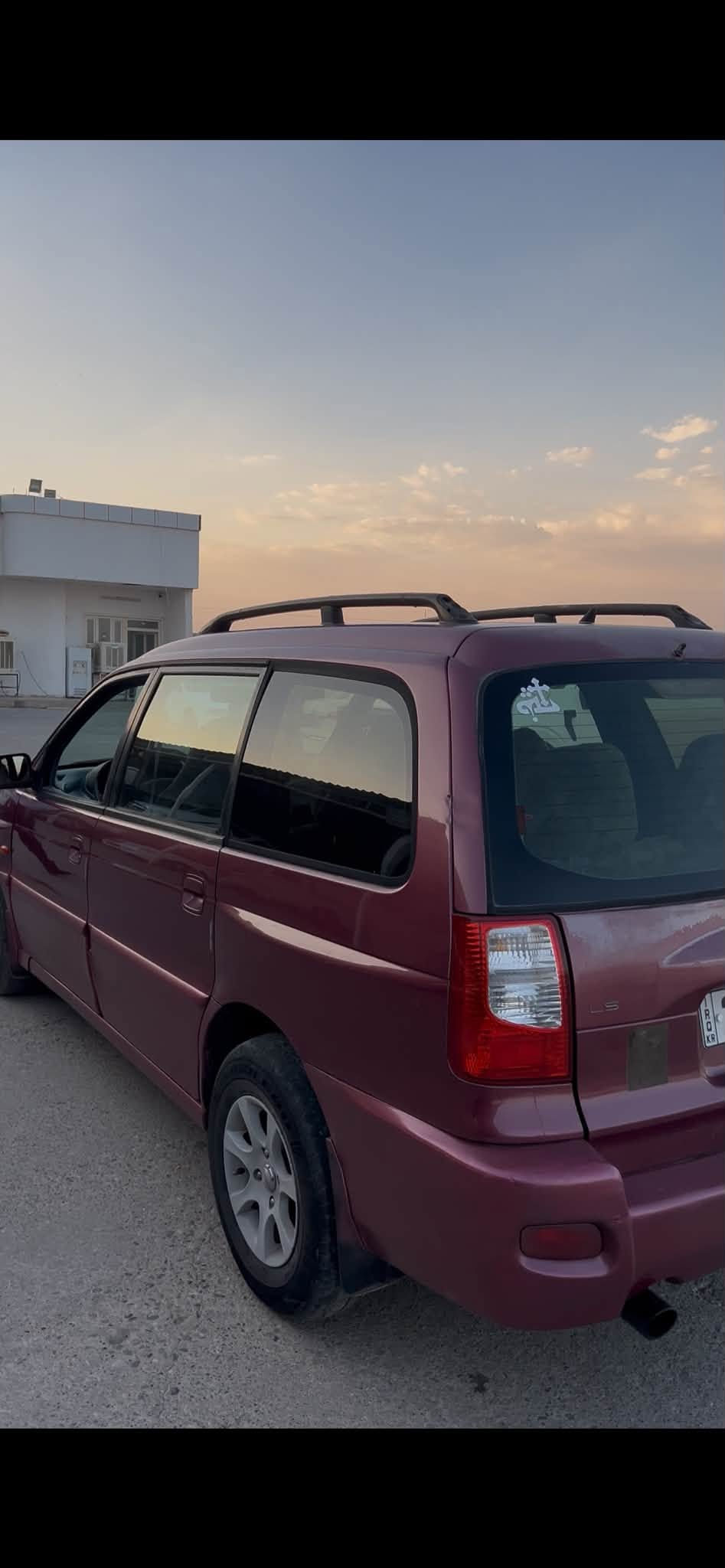 كیا ستیشن 7 راكب مودیل 2000
كیر محرك وكالە تحویل شرط 
رقم سنویە جدید بدون. ضربە بدون صبغ بی ⛽️كاربون بنزین جدید 
سعر 47$ مجال 
تلفون *********** بی واتساب
