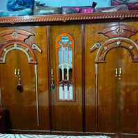 عندي غرفه اخت الجديده كامله من كلشي الغرفه من عده الدوشك السعر ٦٠٠وبيه...