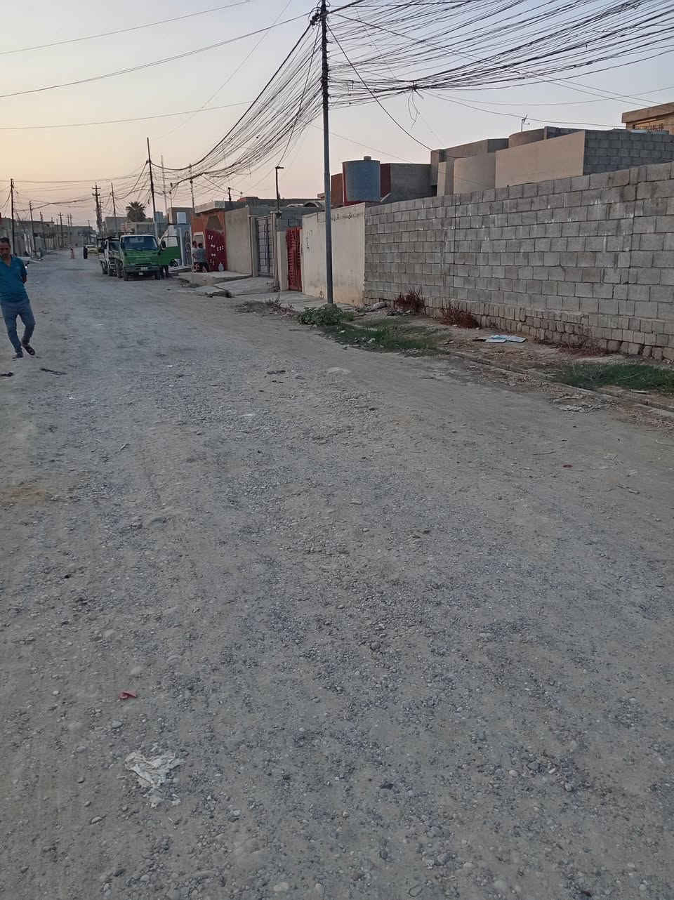 ارض للبيع في بعويزه خلف المدرسه  قريبه من مولدة الشاهين المساحه 256 الواجها 8 والعمق ٣٢   سعر الأرض 18   للاستفسار الاتصال على الرقم *********** او *********** والرقمين بيهم واتساب
