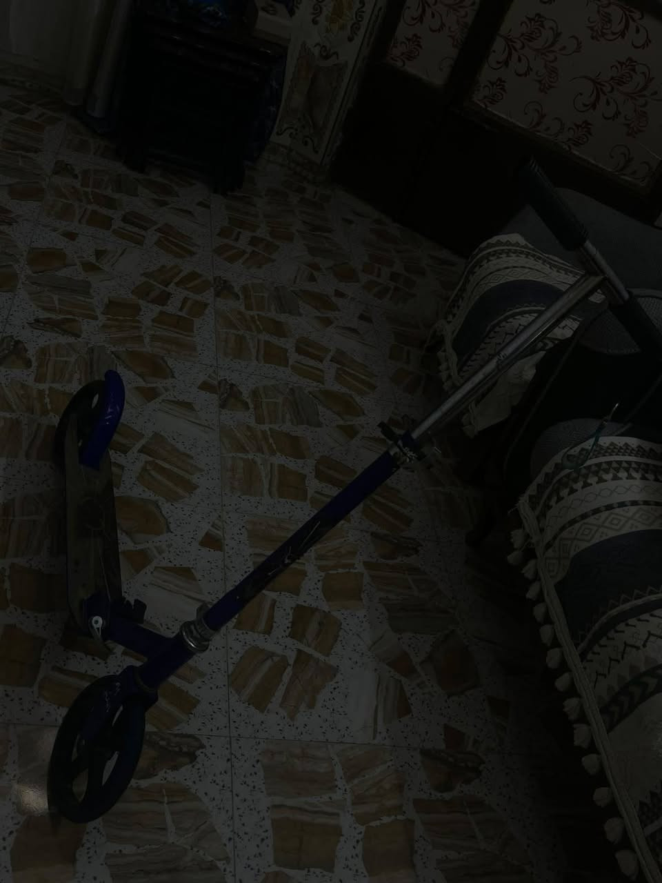 🛴 للبيع سكوتر بحالة ممتازة 🛴

السلام عليكم 🌹

للبيع سكوتر نظيف جدًا، استعمال خفيف وحالته ممتازة، جاهز للاستخدام مباشرة.

✅ هيكل قوي وثابت
✅ عجلات كبيرة وسلسة بالحركة
✅ مناسب للأطفال والكبار
✅ لا يحتاج أي تصليح

💰 السعر: 20 الف 

📍 الموقع: بغداد - الدورة

📞 للاستفسار:
***********

فرصة ممتازة للي يدور على سكوتر نظيف وبسعر مناسب
