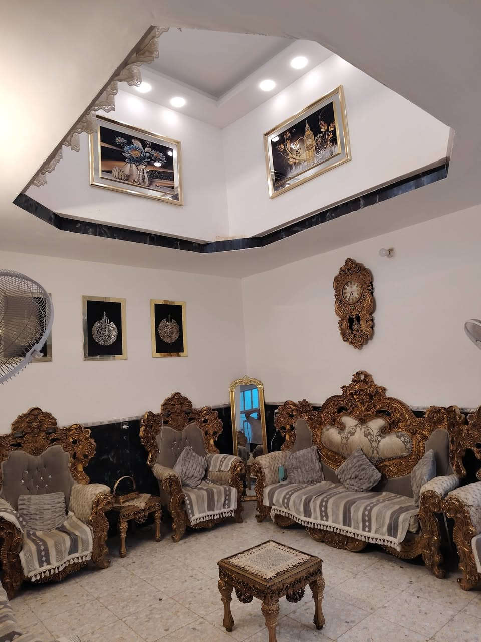 دار للبيع مساحه 205 موقع حي اور قرب مضيف ابو زيد ترميم جديد كله شغل درجه اوله استفسار اتصل ***********
