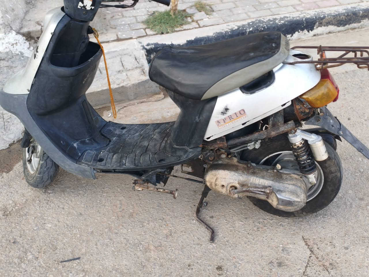 سلام عليكم دراجه بطه 60 لبيع طاك شاصيه و لاحمينه كفراته صليات لايته شغال بكلايت شغال بيه نواقص قبق بانزين شوته تشتغل وتطفه بيعلك كوم حديد مكاني  كربلاء ملحق الفارس رقمي ‏‪***********‬‏ سعر 120 وبيه مجال
