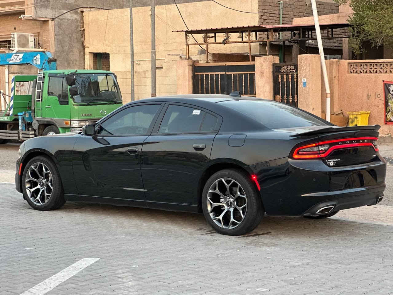 سلام عليكم دوج جارجر 
2018 تبديل قطعتين بنيد جاملغ 
SXT شاشه جبيره كاربلي ومعروفه الباقي 
مكينه كير تخم تاير حداده تبريد كله جديد 
ماشيه 170 m رقم بصره بأسمي سنويه 29 
سعر 180 البصره دور الظباط 
الاتصال *********** البصرة, العراق
