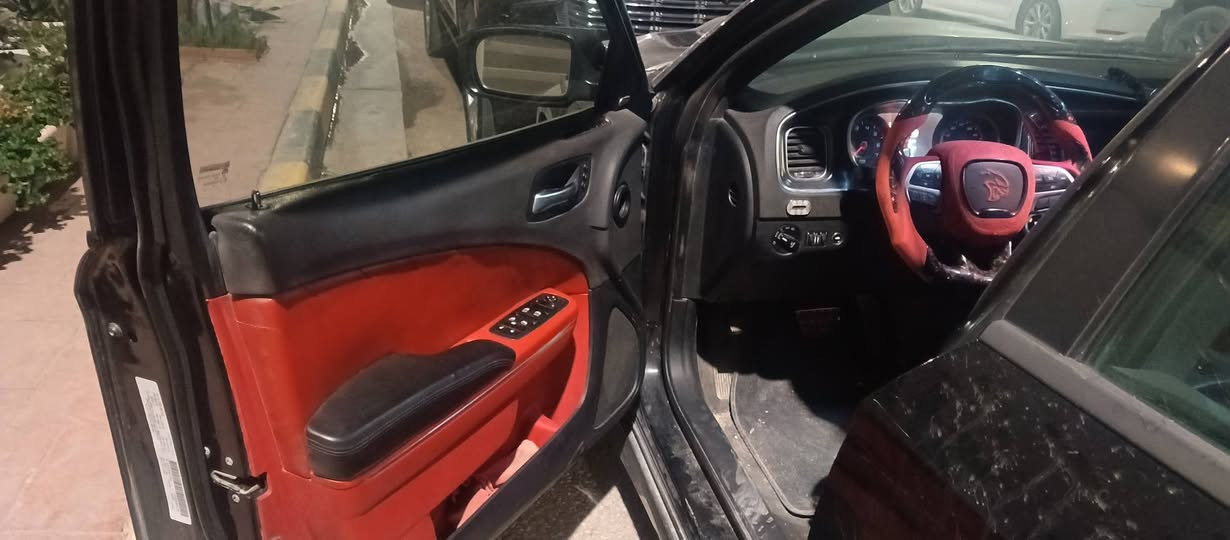 سلام عليكم
جارجر  موديل 2016  محرك 5700  RT
دركة RPM 
برمجة كاملة 
تخم تاير 
حادث قطعتين بس والسونار موجود بالمنشور
ماشية / 115000 ميل
مكانها / بابل حلة 
نظيفه جدا 
السعر  / 162 ورقة 
للاتصال / ***********  مهندس علاء
