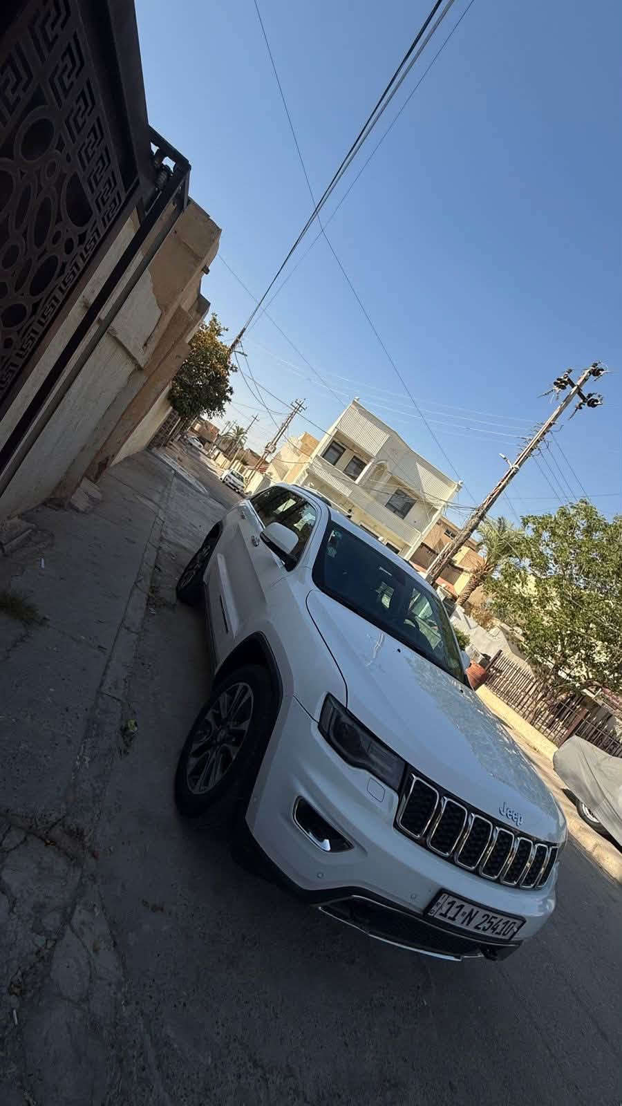 ‎ للبيع جيب لمتدد بلاص   2018  خليجي
رقم بغداد انكليزي بسمي هسه جديده وسنويه جديده 

كير ومحرك وكهربائيات مكفوله 

كص لغد جفيه كلبه مكفوله

اصوليات مكفوله   

تفاصيل الصبغ :~

بيهه اربع قطع صبغ  جاملغ وباب الصدر والوراه والجاملغ الخلفي 

اثر ستوته بدون فتح وبدون دواخل فقط صبغ 

‎ ماشيه  حقيقي 83000  الف كيلو  

‎ فول مواصفات ١/١  لمتدد بلاص

‎حجم المحرك: 3600

‎فور ويل  

‎دبل سلايت بانوراما 

‎شاشه جبيره 

‎شفتات ستيرن 

‎جنطه كهربائي شفط 

‎دبل كزوز خلفي

هوكات اماميه وهوك خلفي  

‎حساسات اماميه + خلفية 

‎سستم صوت 12 سماعة 

‎دمامي خلفي بلصندوك

‎قطعتين تبريد ثلج 

‎كشن خزن ميموري 3 وضعيات

‎ مقاعد جلد اصليه  بيجي + اثنين كهرباء (تدفئة) 

‎ كشن خلفية تدفئه

‎تدفئه بالاستيرن 

‎سيدي بلجكمجه 

‎مري  شفط 

‎مري قلاب ويه ال R    

‎ نظام_خرائط كار بلي 

‎ كامرة خلفية دوارة اصلية

‎ استيرن كهرباء +  تدفئة

‎ فول تحكم استيرن (جهتين امامي + جهتين خلفي) 

‎ ناقل حركة ٨ نمر

‎ نظام سبورت s

‎ نضام اقتصادي

‎ مري _جانبي_تدفئة مرايا_جانبية_حساسة_للضباب_تعمل_

‎تلقائياً + اشارة بالمراية 

‎زراكات لايت  

‎السياره ولا كلوب مشتغل بلدشبول 

غرفة السيارة كلش جديدة  

ثلاث شاشات 

كشنات تدفئه وتبريد 

ايقاف ذاتي 

واطفاء ذاتي 

اني شرحت كلشي بيهه واي استفسار رقمي ***********

مكان السياره بغداد مدينة الصدر  

تفاصيل ممله بس حتى اليقره ميبقه شي اباله يسأل عنه 

واسف عالاطاله 

‎السعر 208  ورقه وبيه مجال

 ‎
