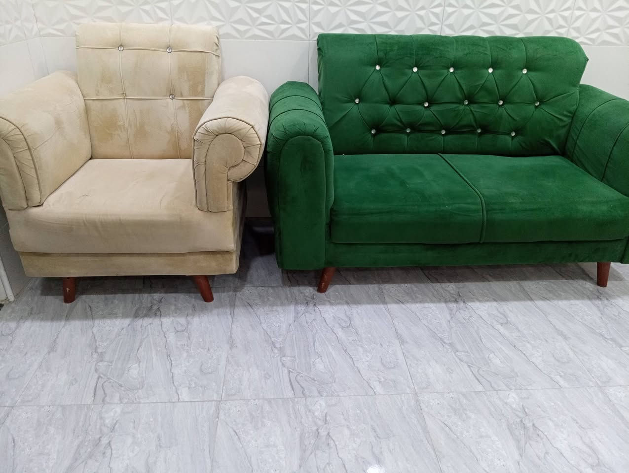 تخم نضيف جدا 8نفرات مكانه حله المركز
***********
