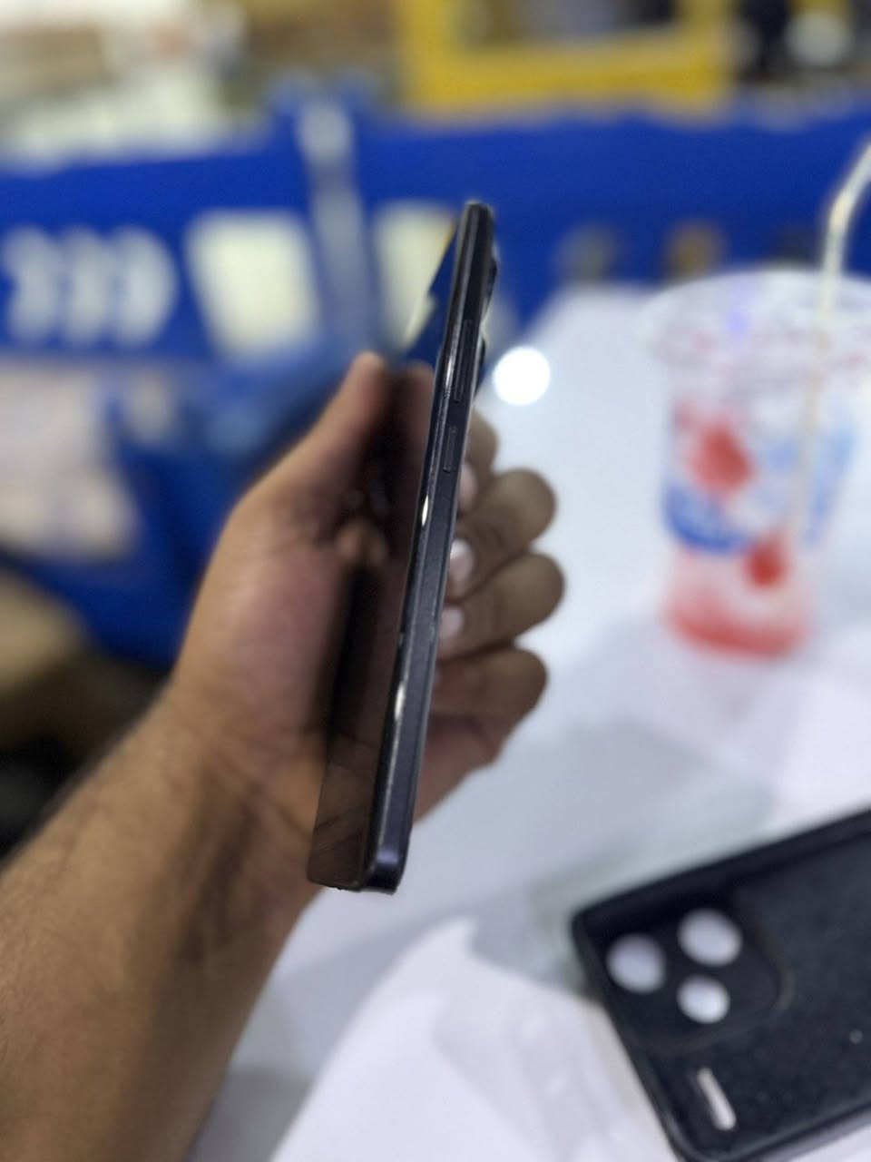 ريدمي نوت 13 برو بلاص 5g شاشه 120 هيرتز
512 كيكه 
معالج اقوه شي snap dragon
جهاز لوك 
سعره 300 بي مجال 
***********
