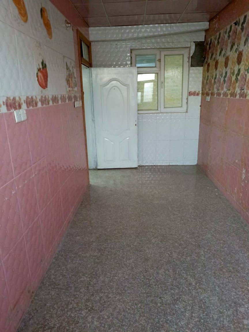 سلام عليكم شقه للايجار المساحه 120 متر العنوان كربلاء الجمعيه مقابل الدباغ للاستفسار  ***********
