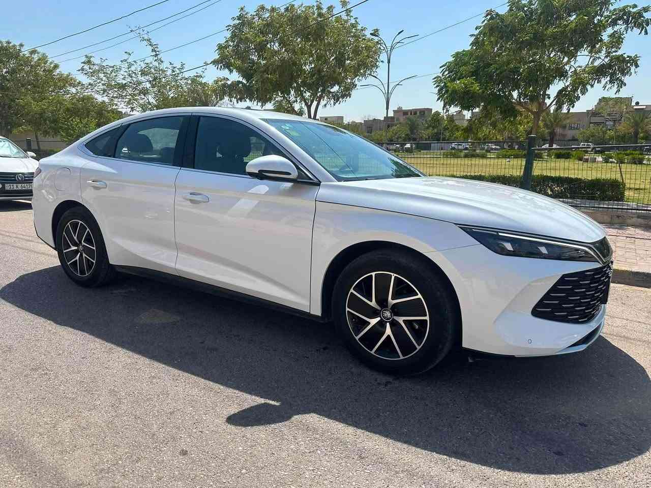 BYD Qin L 2024 
بطاريه 120 
ماشية 20.000
رقم بغداد 
( صبغ باب خلفي فقط بسب شخط  ) 
سعر 25 مليون 
عنوان بغداد السيدية 
للتواصل ***********

