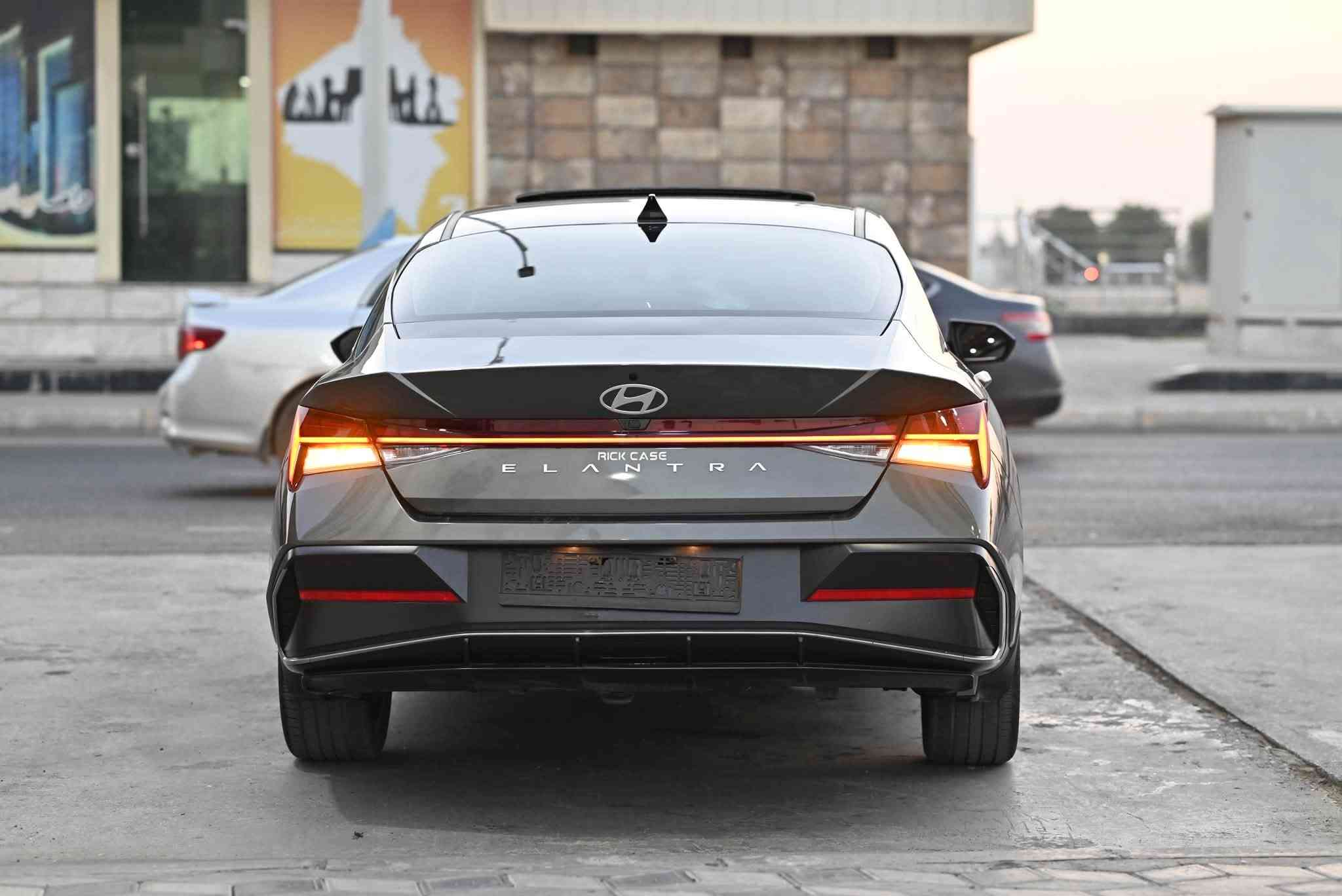 النترا موديل 2025 فول مواصفات امريكي ليبل واحد
بارد بالبنيد فقط دخول جديد 
السيارة بحاله الوكاله  •
صور الحادث مرفقة •
مع رقم الشاصي مرفق في المنشور 
كفاله عامه من بارد وتكحيل وزلق فقط بارد بلبنيد 
المسافة المقطوعة : (٥) الفm
حجم المحرك: (2000) دوش 
اللون : فيراني صدفي
شاشه دجيتل متصله بالكامل 
بصمة تشغيل 
بصمة ابواب  
بصمة صندوق
هند بريك بصمه 
تشغيل عن بعد
رادار امامي رادار خلفي وجانبي  
مانع تصادم بريك ذكي
وقوف ذاتي
حساسات امامية 
تحديد مسار
مدخلين شحن واوكس 
تبريد بيانو منفصل 
تشغيل عن بعد 
دشبول لد بلادي الوان 
تدفئة كراسي
نقطة عمياء 
إضاءة LED
ويل كب 
شاشة تحكم لمس
اندرويد اوتو
ابل كار بلاي
خرائط 
دخول ذكي
كاميرا خلفية دوارة 
حساسات اطارات 
بك لايت لد
هند بريك بصمه 
اضويه أمريكا اصليات
مثبت سرعة Cross
اضوية امامية LED
نضام قيادة ذاتية
3انضمة قيادة (eso, Nor, Sport)
KMHLS4DG8SU965251
للتواصل على الارقام التالية 
✅***********✅
✅***********✅
