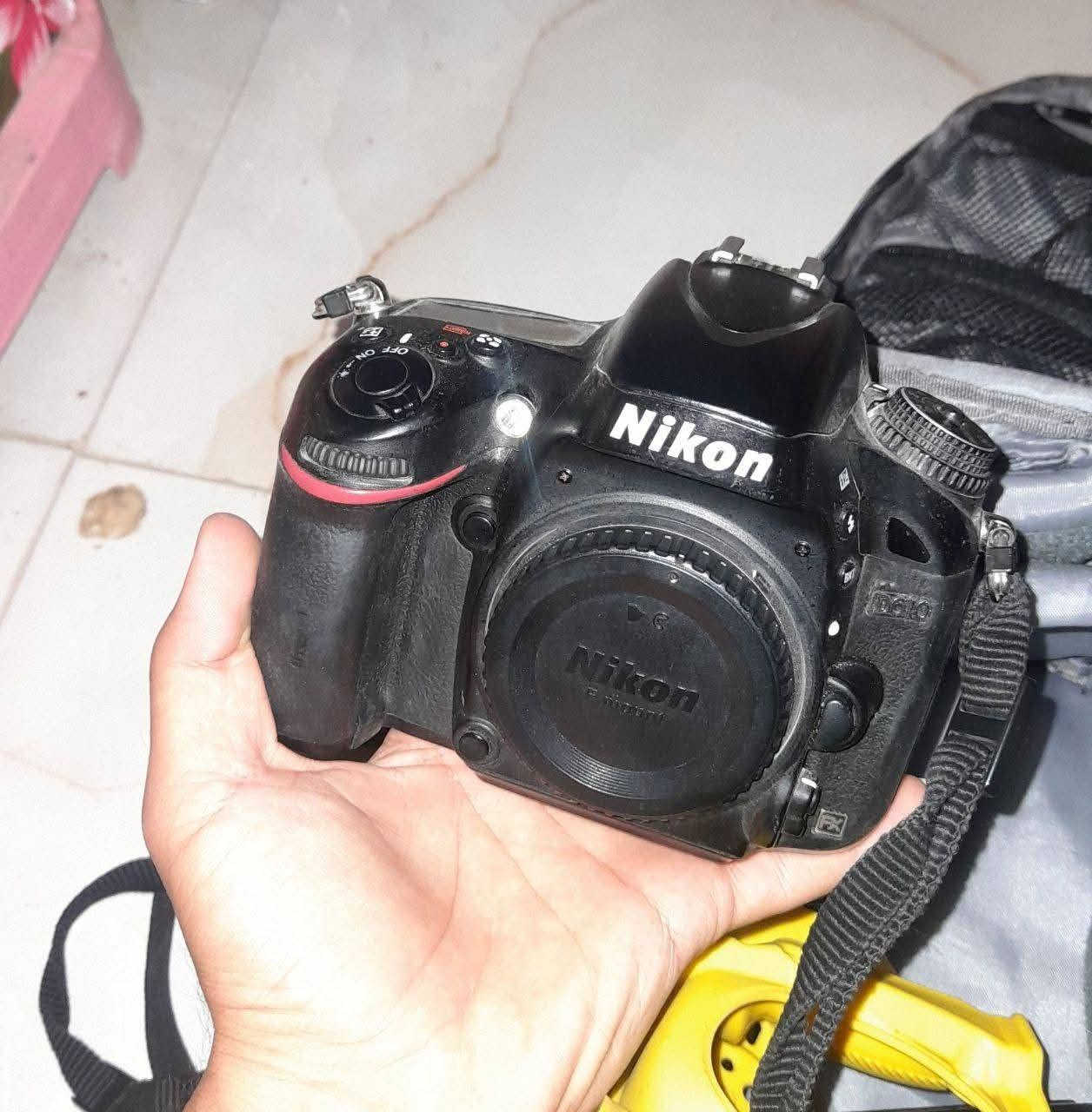 نيكون D610 فول فريم للبيع
1_ الكامرة نضافة 98% شتر 100k
2_عدسة 50mm نضافة جيدة جداً 
3_بطارية🔋 
4_ شاحن نيكون 🔌 
5_ جلاتين 
6 _ احزام 
7 ـ رام 32

السعر 700الف
واتساب واتصال فقط ***********
