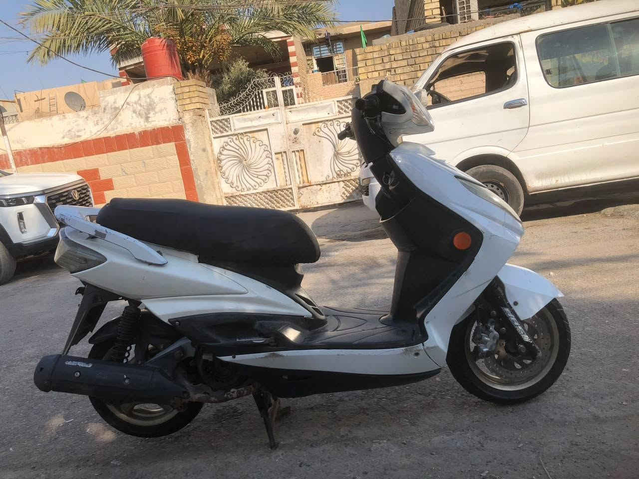 سلام عليكم للبيع سكنس فحل نوزل خطين
الدراجه ناعمه كهربائياتها كلها شغاله ما ناقصها شي شغاله 
نكره سلف المكان بغداد بلديات السعر 500 للاستفسار ***********
