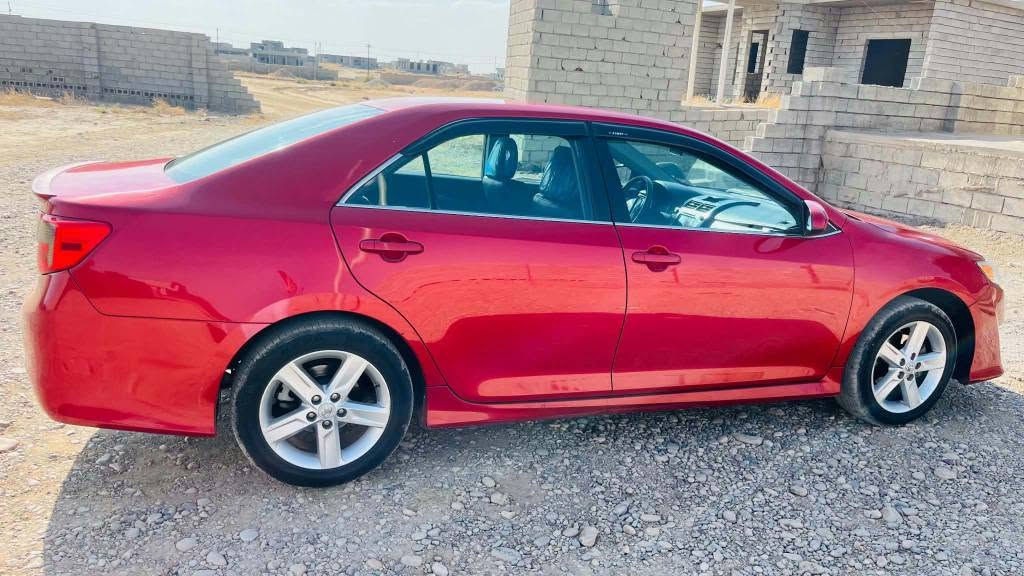 كامري sa12  
شرط تحويل رقم شمالي
شفتات مثبت سرعه 
محرك شرط لا صرف ولا بخار 
تبريد 🥶+ تدفئه
شاشه كامره 
دم الغزال 
مكانه كركوك بنجا علي سونار مرفق بلمنشور 
وترهم مراوس معه فرق 
شراي يتصل ***********
سعر 105 وبيه مجال كركوك, العراق
