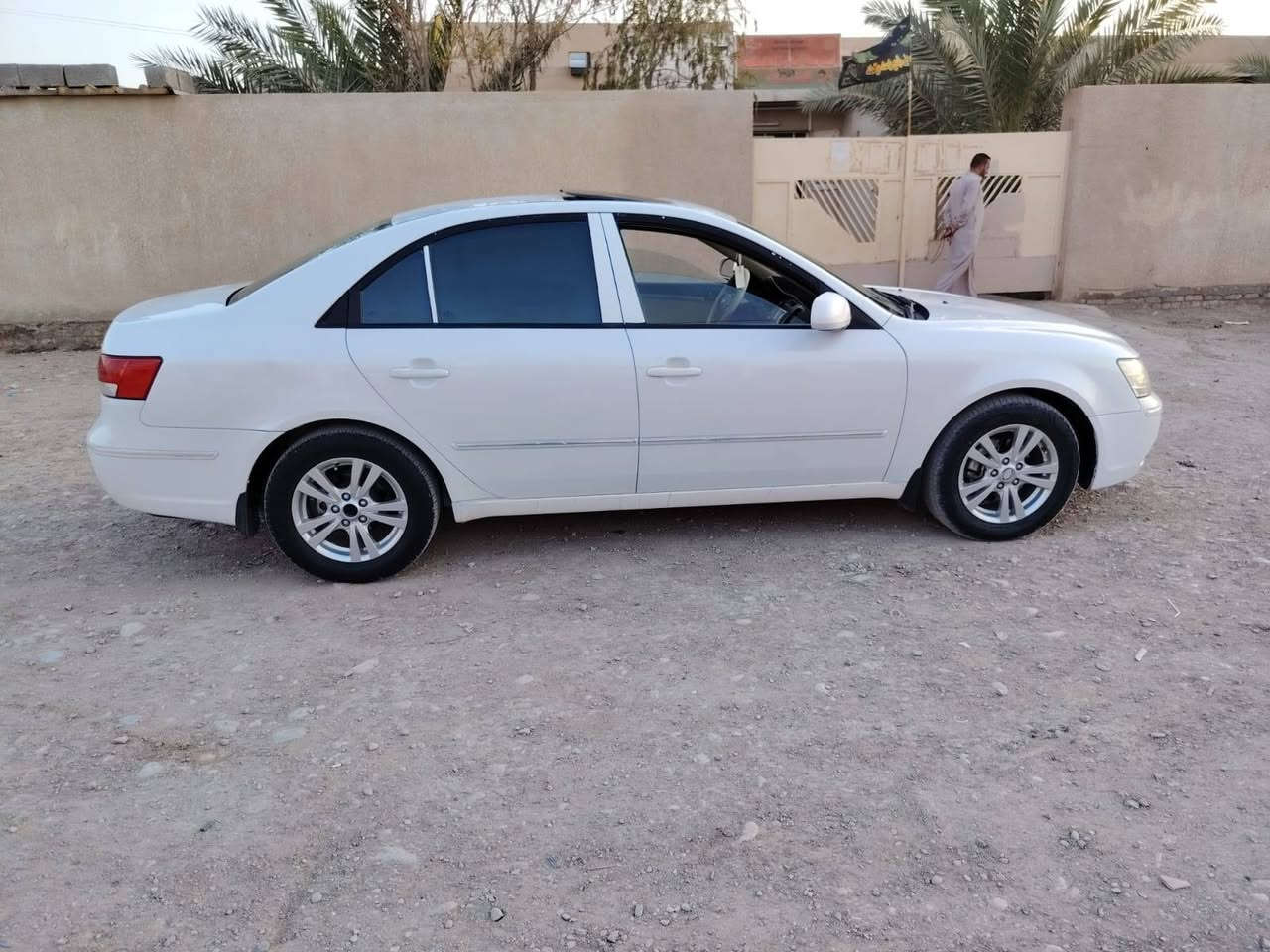 سلام عليكم سوناتا خليجي للبيع موديل ١٠ محرك ٢٤٠٠ دوش تخم تاير جديد تبريد شقال مكفوله من ظربه وتبديل  بيه رش صبق قفط سونار موجود مكان سيارة واسط  سعر ١٠٨  وبيه مجال بصيط ***********
